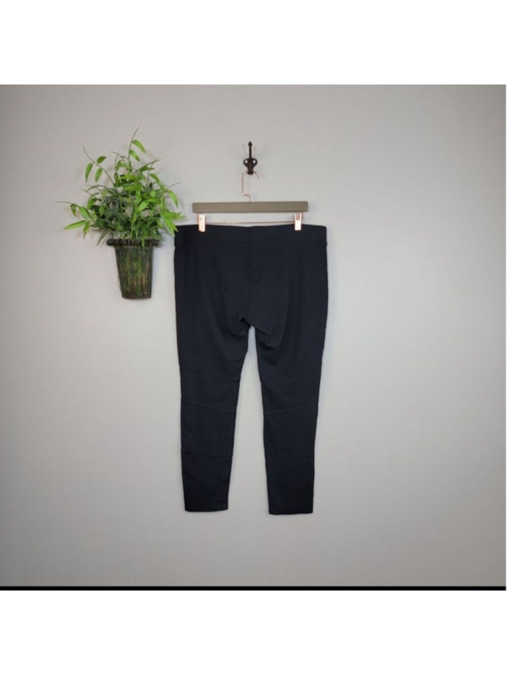 CAbi #543 XL Mid Rise Ponte Knit Seamed Black Ankle Leggings Pull On Skinny Pant - Picture 9 of 11
